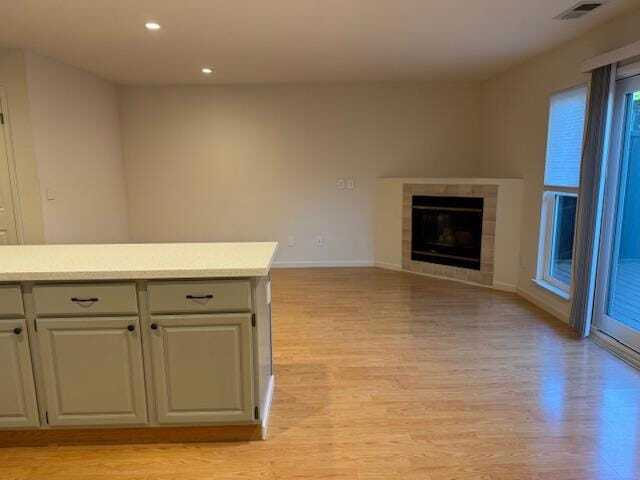 Building Photo - 511 N San Mateo Dr