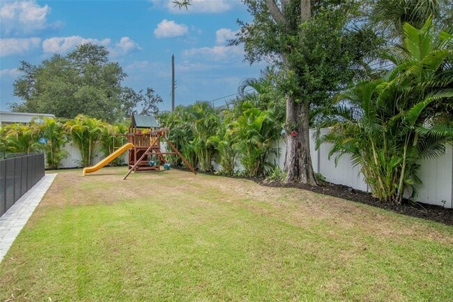 Building Photo - 4111 W Swann Ave