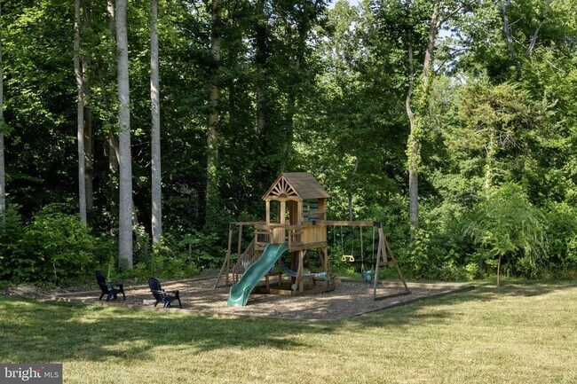 Building Photo - 120 Shady Oaks Ln