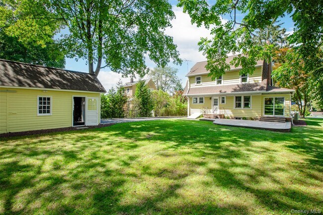 Building Photo - 7 Nanuet Ave