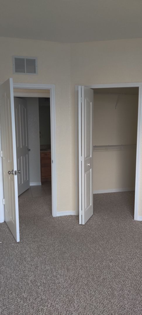 Building Photo - Serenata - 307