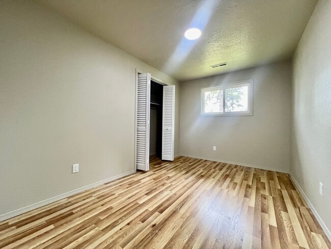 Building Photo - 2020 SE 154th Ave