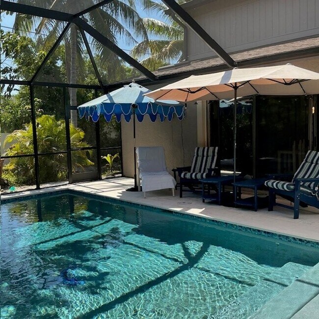 Building Photo - Seasonal Rental Home in Flamingo Estates