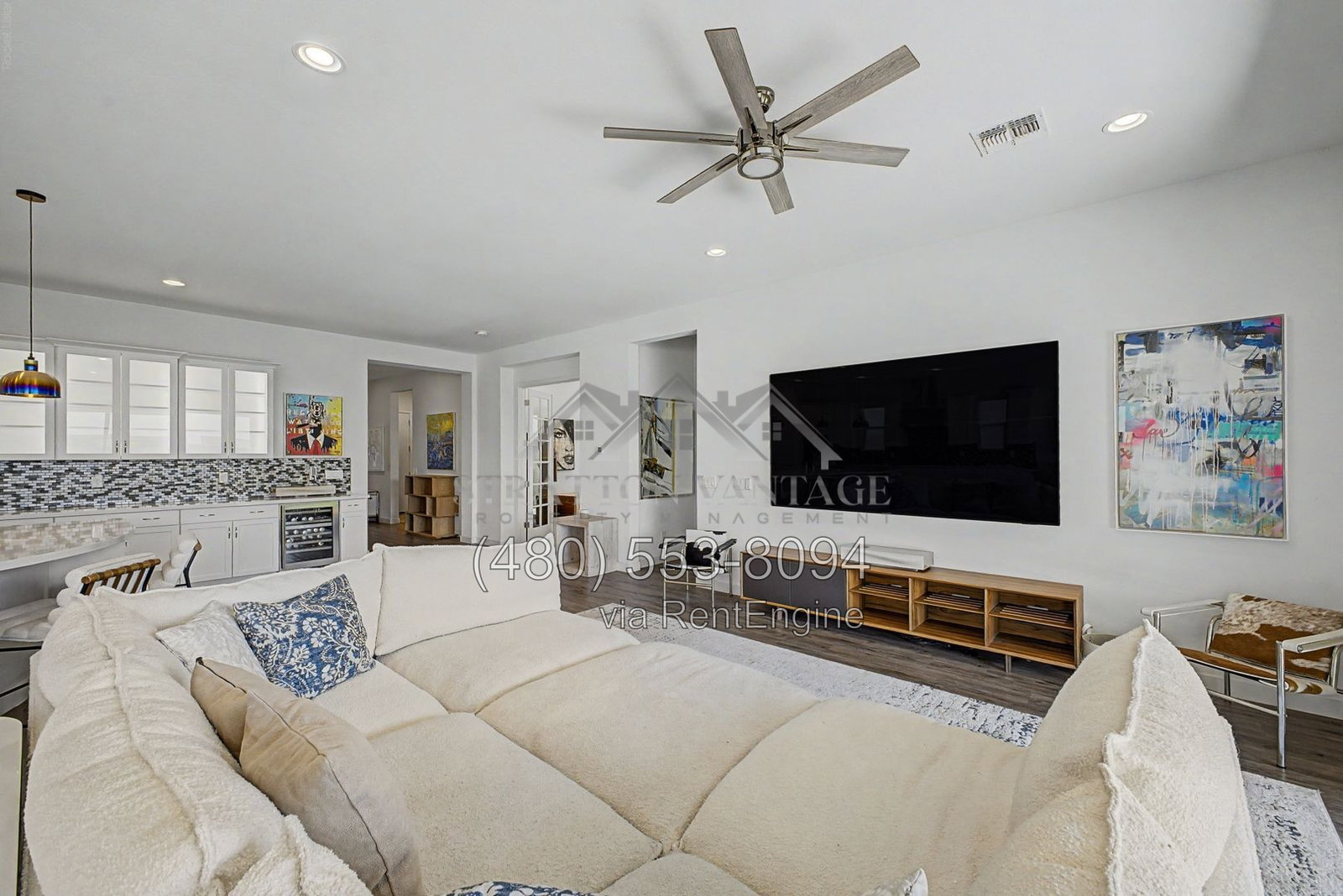 Building Photo - 1461 E San Carlos Way
