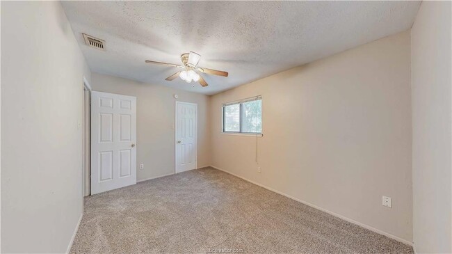 Building Photo - 1004 Verde Dr
