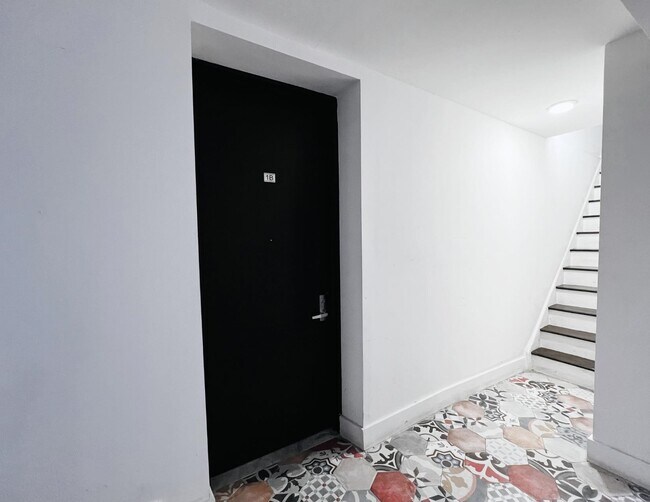 Building Photo - 126 Randolph Ave