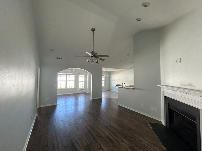 Building Photo - 8000 Pleasant Point Ln
