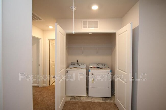 Building Photo - 1317 Wunder Way