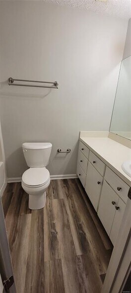 Building Photo - 135 Daffodil Dr