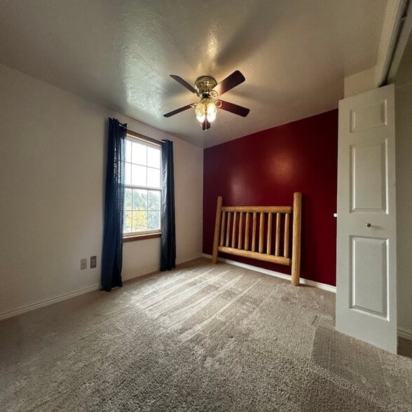 Building Photo - 160 Sioux Cir