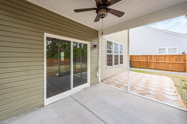 Building Photo - 3 Bedroom, 2.5 Bathroom Home in Hunters Bend - Ladson