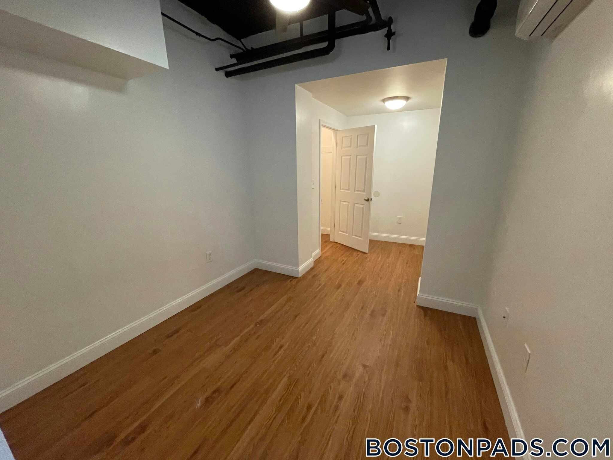 Building Photo - 149 Park Dr