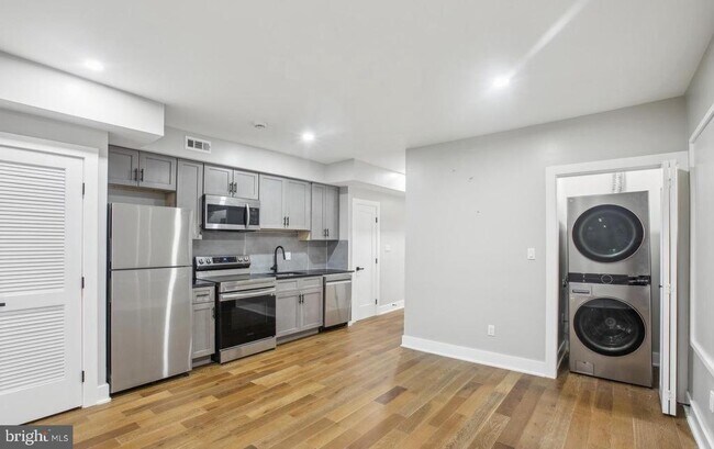 Building Photo - 1703 West Virginia Ave NE