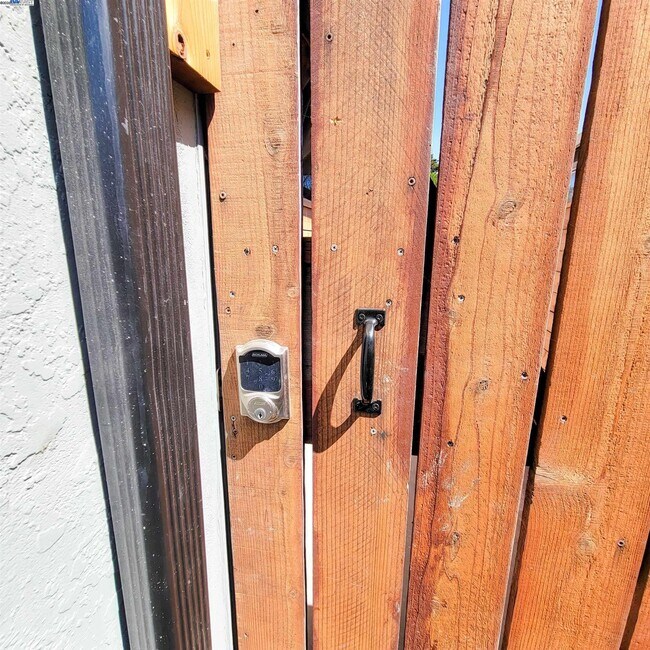 Building Photo - 110 S 37th St