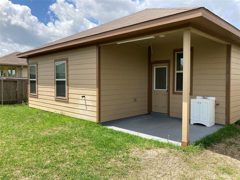 Building Photo - 2411 Concord Ter