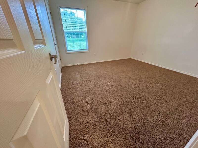 Building Photo - 63020 E 285 Ct