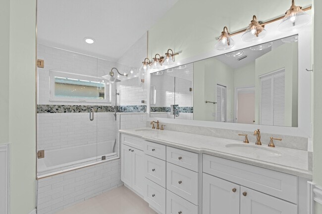 Building Photo - 1151 Delray Lakes Dr