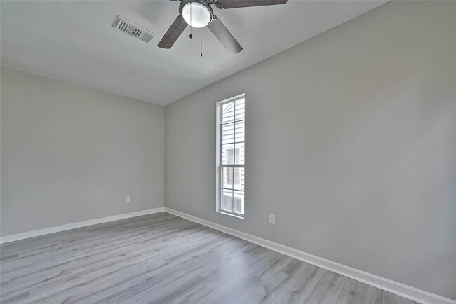 Building Photo - 17805 Villa Way Dr