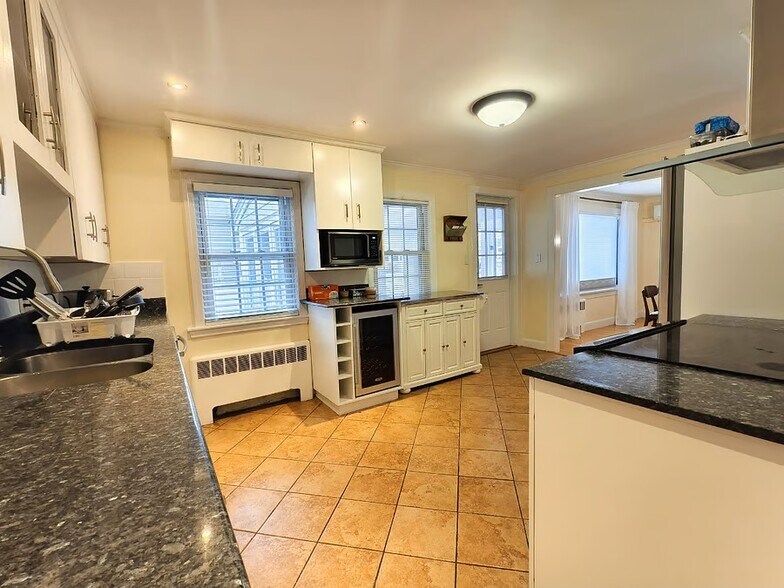 Building Photo - 760 Lynn Fells Pky