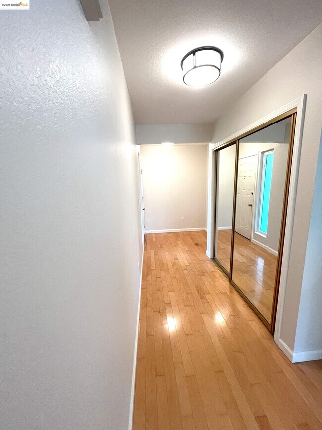 Building Photo - 5789 Cutter Loop