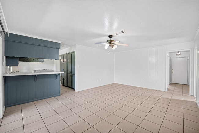 Building Photo - 5010 Shilo Dr