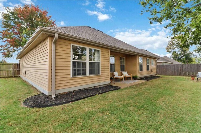 Building Photo - 3000 SW Wentworth Ave