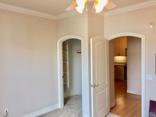 Building Photo - Large upgraded 1 Bdrm, 1 Bath w/storage ro...