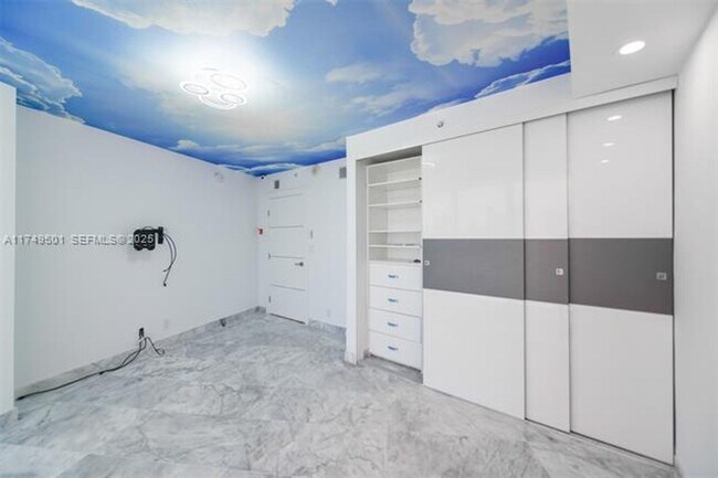 Building Photo - 19195 NE 36th Pl