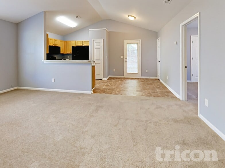 Building Photo - 930 Valley Ridge Rd