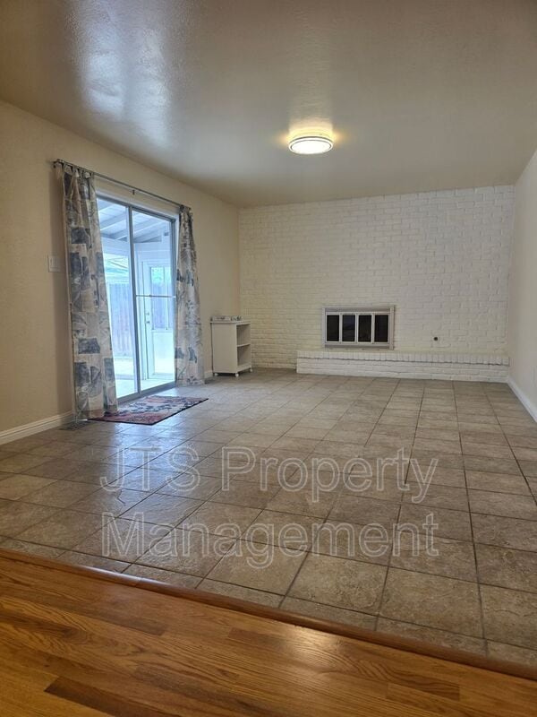 Building Photo - 1033 Woodshire Way