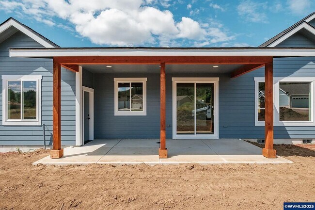 Building Photo - 4 Bedroom 2 Bath House