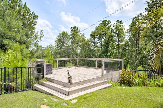 Building Photo - 520 Equinox Loop
