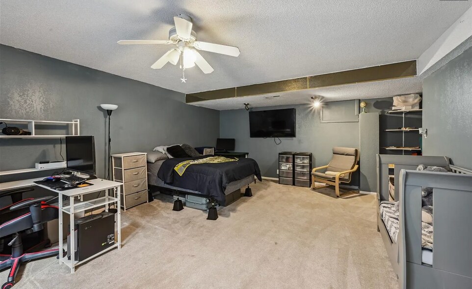 Building Photo - 646 S Joplin St