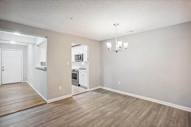 Building Photo - Great 3+2+ Loft in Germantown!