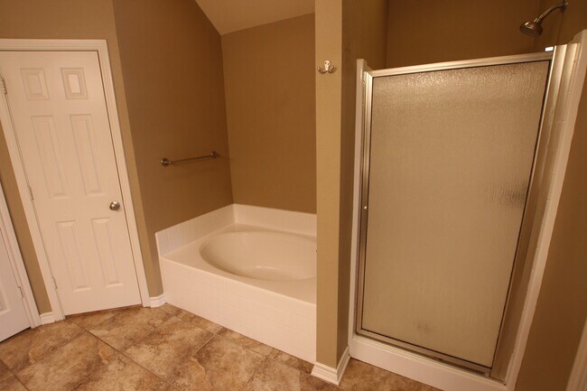 Building Photo - Coming Soon: Beautiful 3 Bedroom, 2 Bath n...