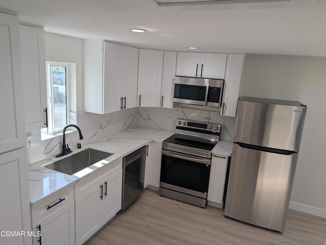Building Photo - 16430 Clymer St