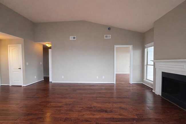 Building Photo - 6000 Shepherd Mountain Cove