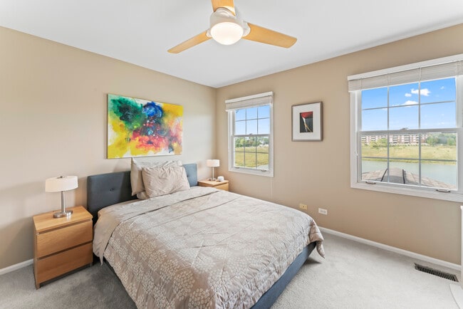 Building Photo - 566 W Bridge View Ct