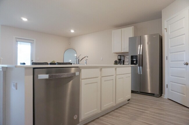 Building Photo - 4703 Airmen Dr