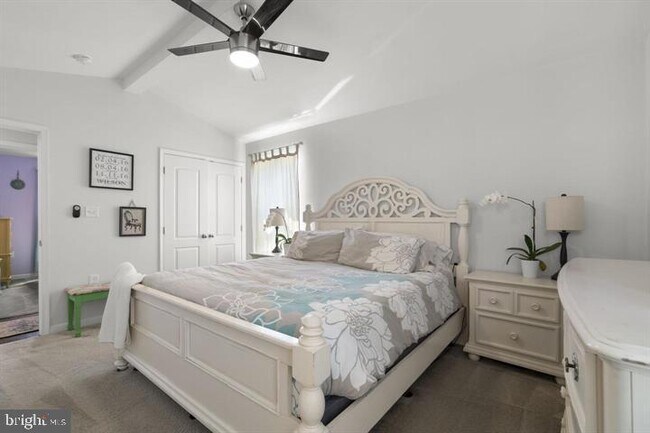 Building Photo - 465 Carvel Beach Rd