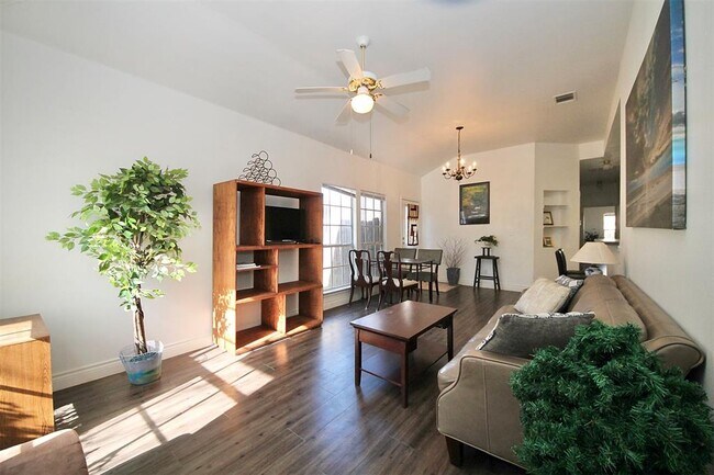 Building Photo - 8702 Weiser Dr