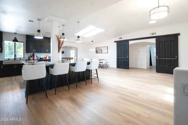 Building Photo - 4451 E Earll Dr