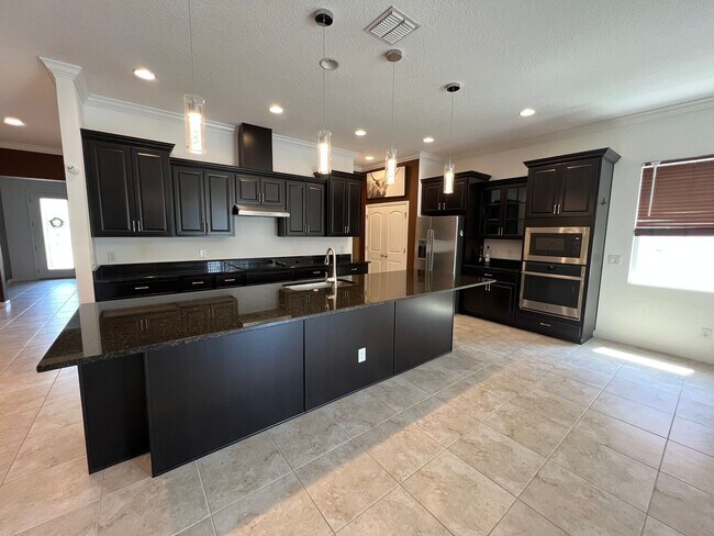 Building Photo - Spacious 3-Bed/2-Bath Rental in Sola Vista – Modern Comfort Meets Florida Living!