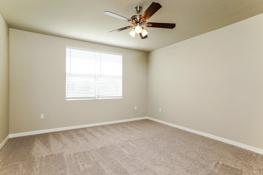 Building Photo - 5292 Sanders Oak Trl