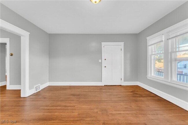 Building Photo - 1239 W 115th St