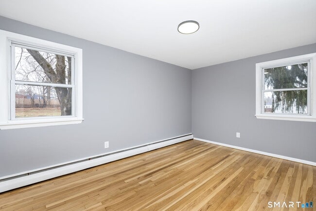 Building Photo - 555 Graham Rd