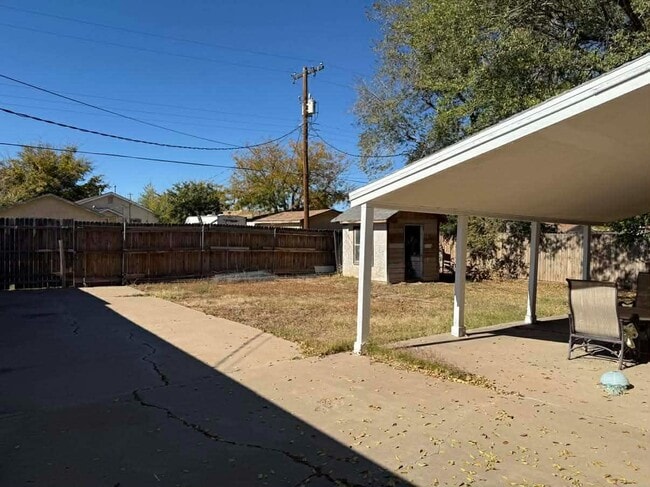 Building Photo - 1408 S Adams Ave