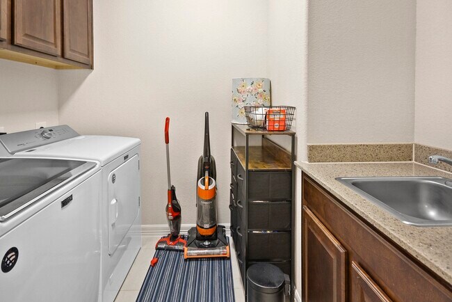 Building Photo - 13204 Leighton Gardens Dr