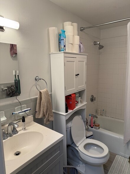 Building Photo - 413 Massachusetts Ave