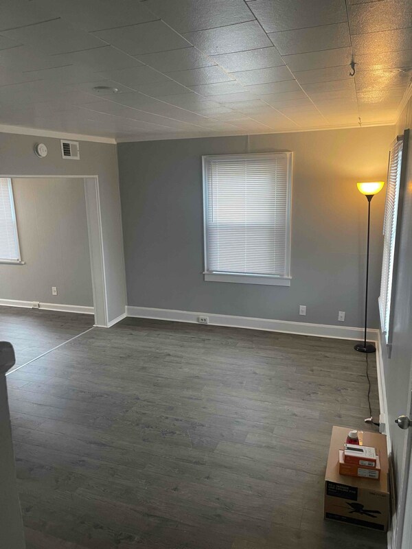 Building Photo - 16 Barney Pl